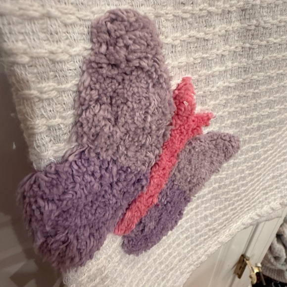 Rachel Zoe White Blanket with Pink and Purple Accents-NWT! Very cozy! - Picture 3 of 11